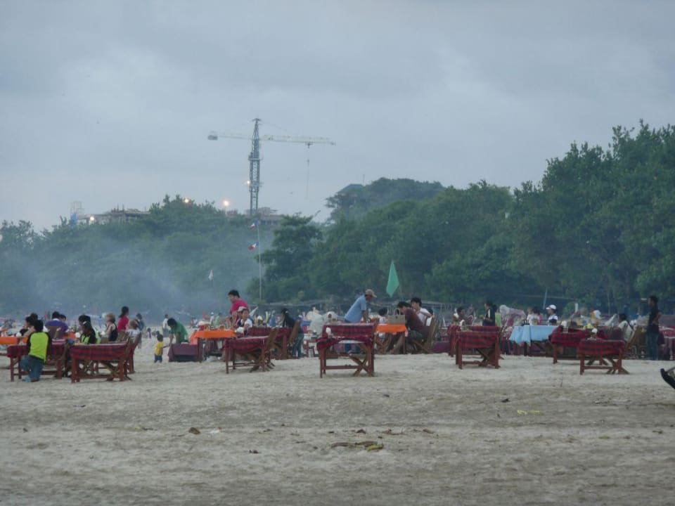 Lecker Essen am Strand Hotel Keraton Jimbaran Resort
