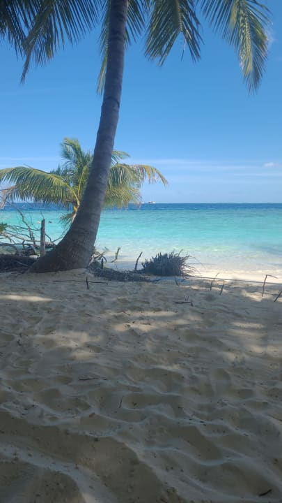 Strand Embudu Village