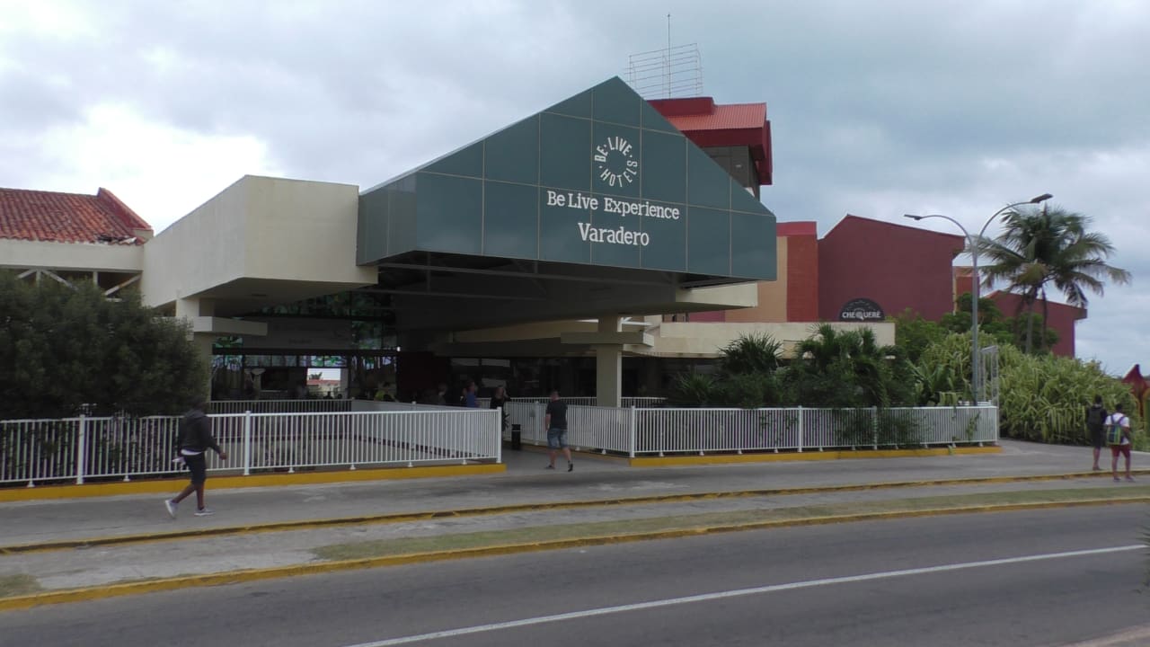 Außenansicht Hotel Villa Cuba