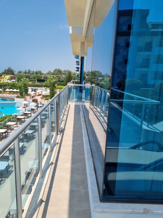 Ausblick Commodore Elite Suites & Spa - Adults only