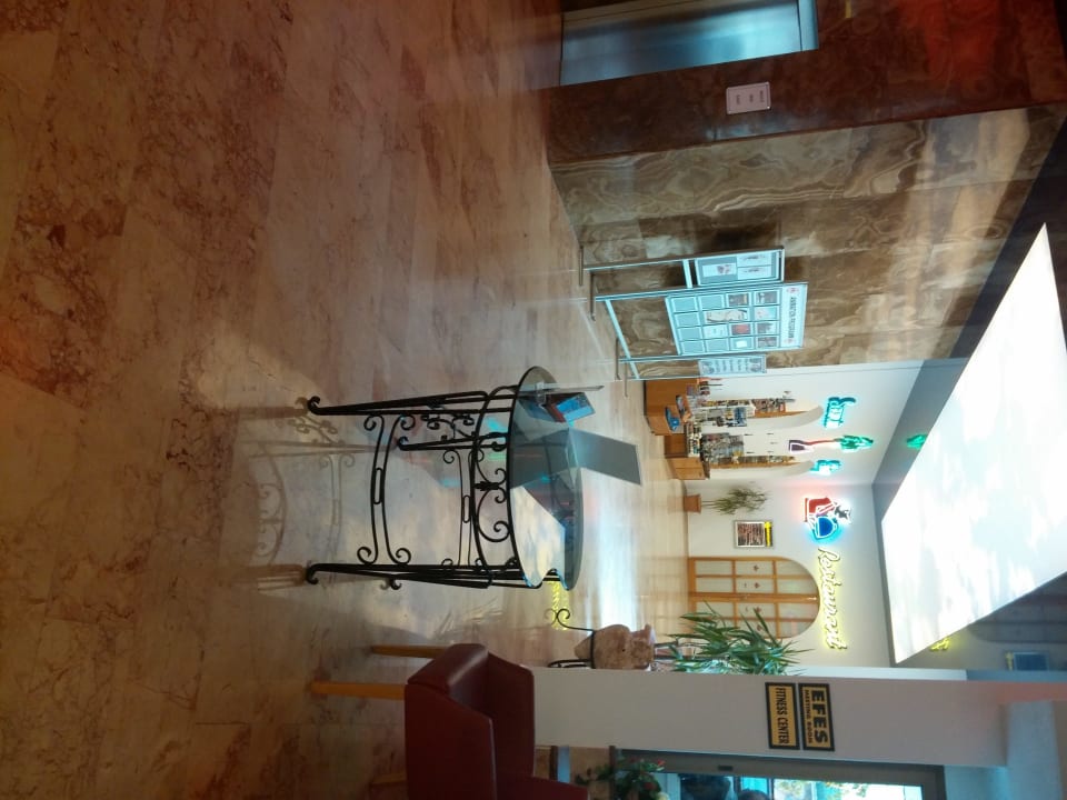 Zum Restaurant Hotel Grand Efe