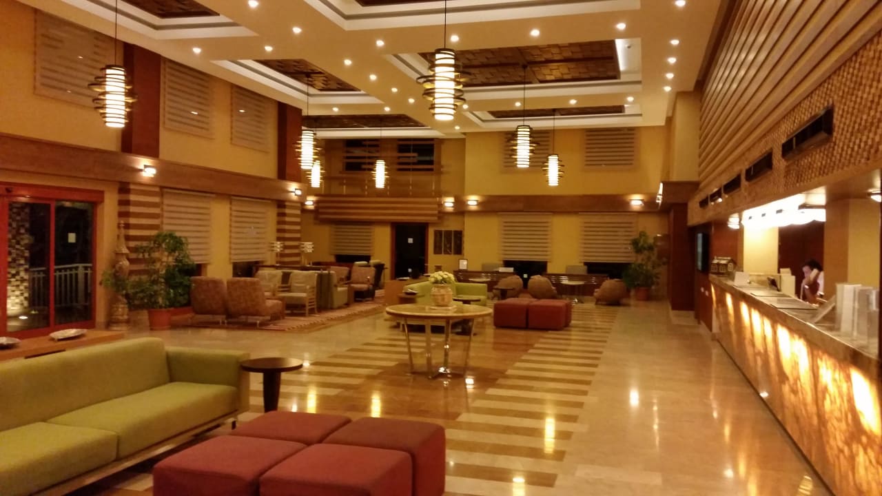Lobby Club Grand Side
