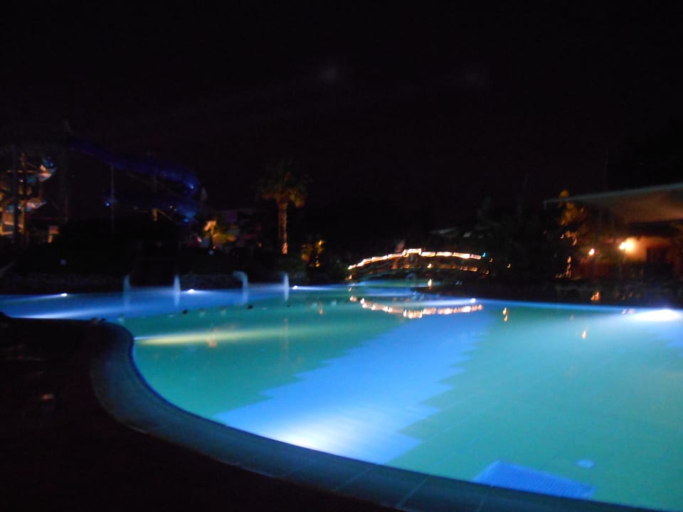 Groot zwembad Limak Limra Hotel & Resort