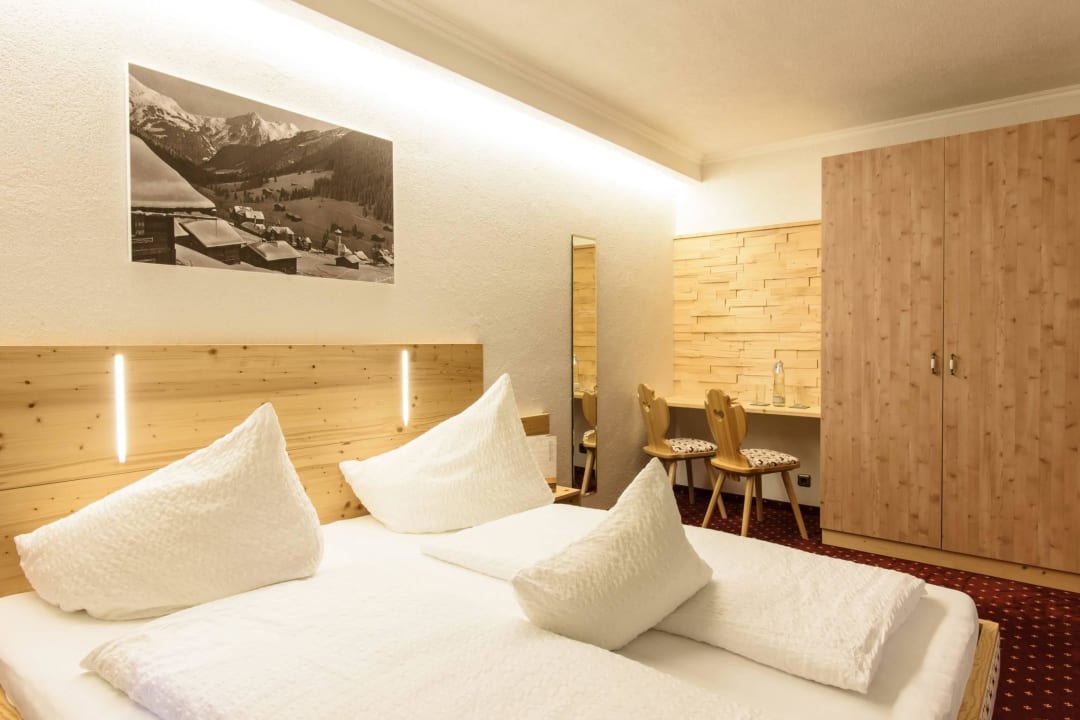 Doppelzimmer mit Balkon Pension Wulfenia