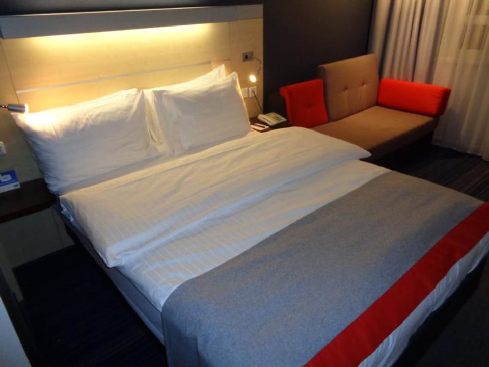 Zimmer Holiday Inn Express Frankfurt - Airport