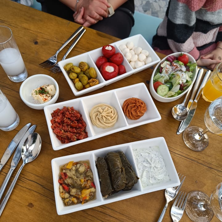 Gastro ROBINSON PAMFILYA