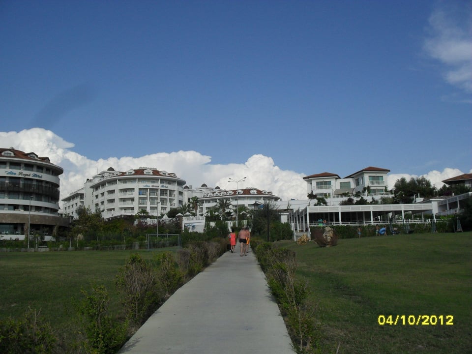 Weg vom Strand zum Hotel Alba Queen Hotel
