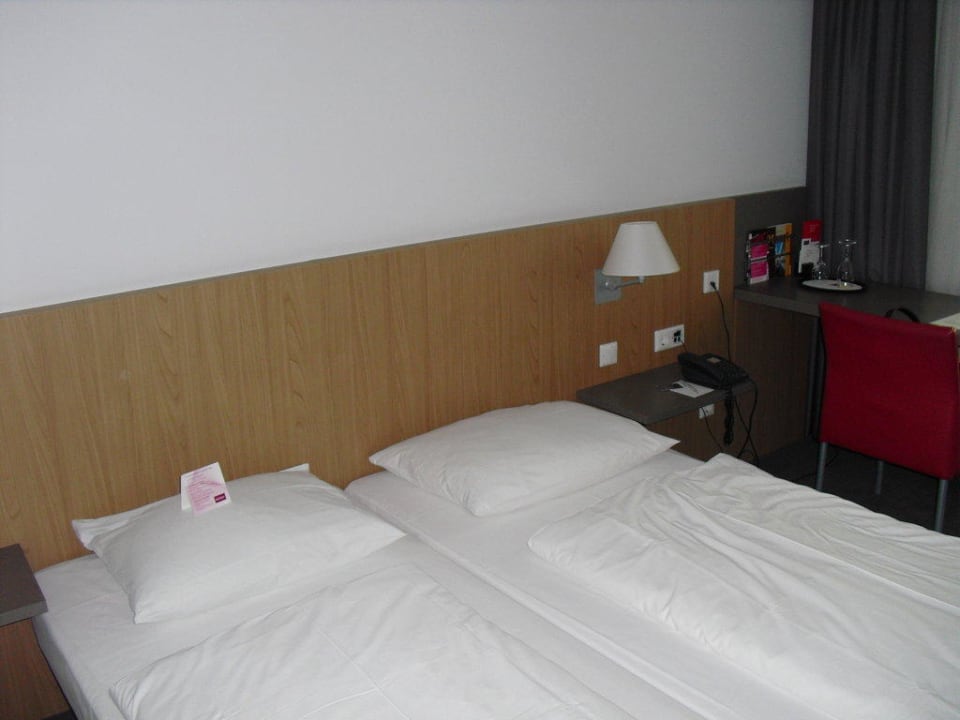 Zimmer 615 - Die Betten Mercure Hotel Hamburg Mitte
