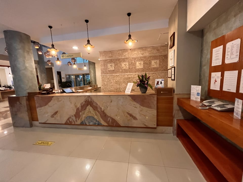Lobby Side Breeze Hotel