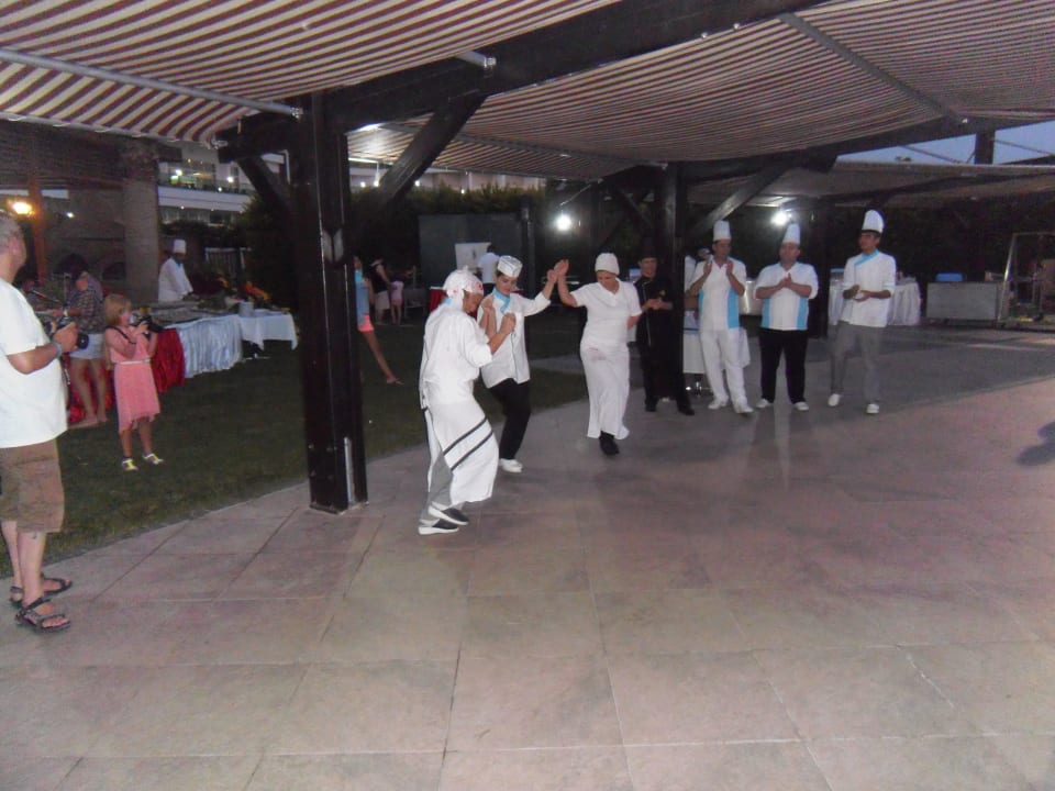 Personal beim tanzen Adalya Resort & Spa - Adults Only