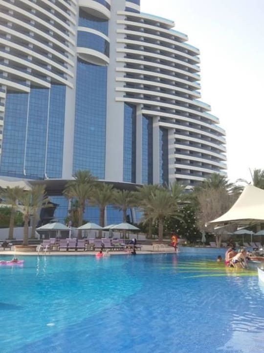 Exterior pool and hotel veiw Hotel Le Meridien Al Aqah Beach Resort