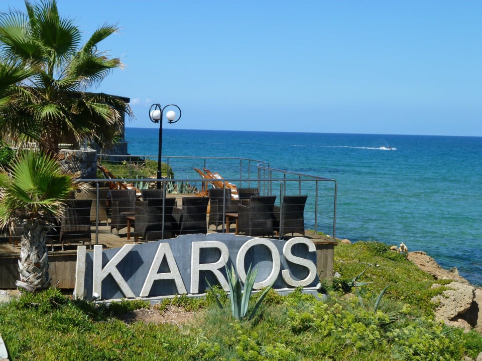 Die Ansicht vom Strand her Ikaros Beach Luxury Resort & Spa - Adults Only