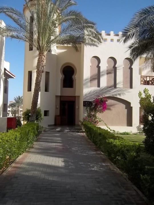 Ein Eingang zum Zimmer Rehana Royal Beach Resort Aqua Park & Spa