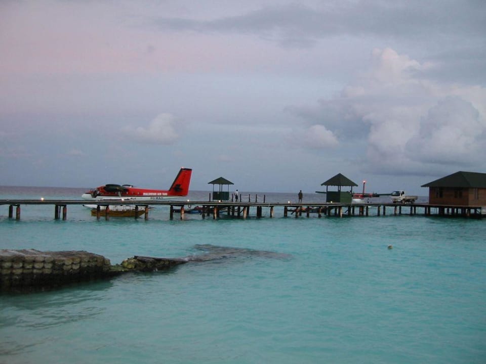 Wer Flugzeuge mag kommt hier auf seine kosten! Adaaran Select Meedhupparu Island Resort - Premium All Inclusive