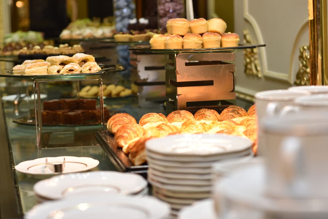 Gastro Royal Rose Hotel