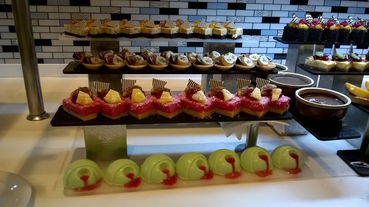 Gastro Royal Taj Mahal Hotel