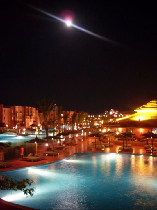 Aqua Vista bei Nacht Pickalbatros Aqua Vista Resort - Hurghada