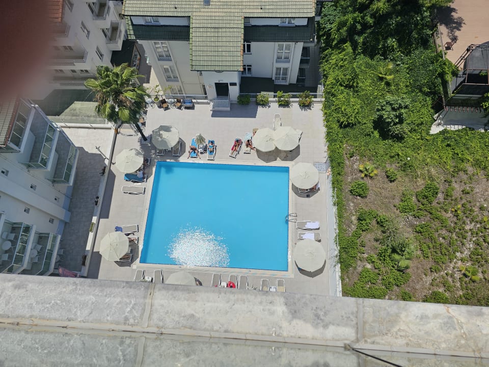 Pool Side Su Hotel
