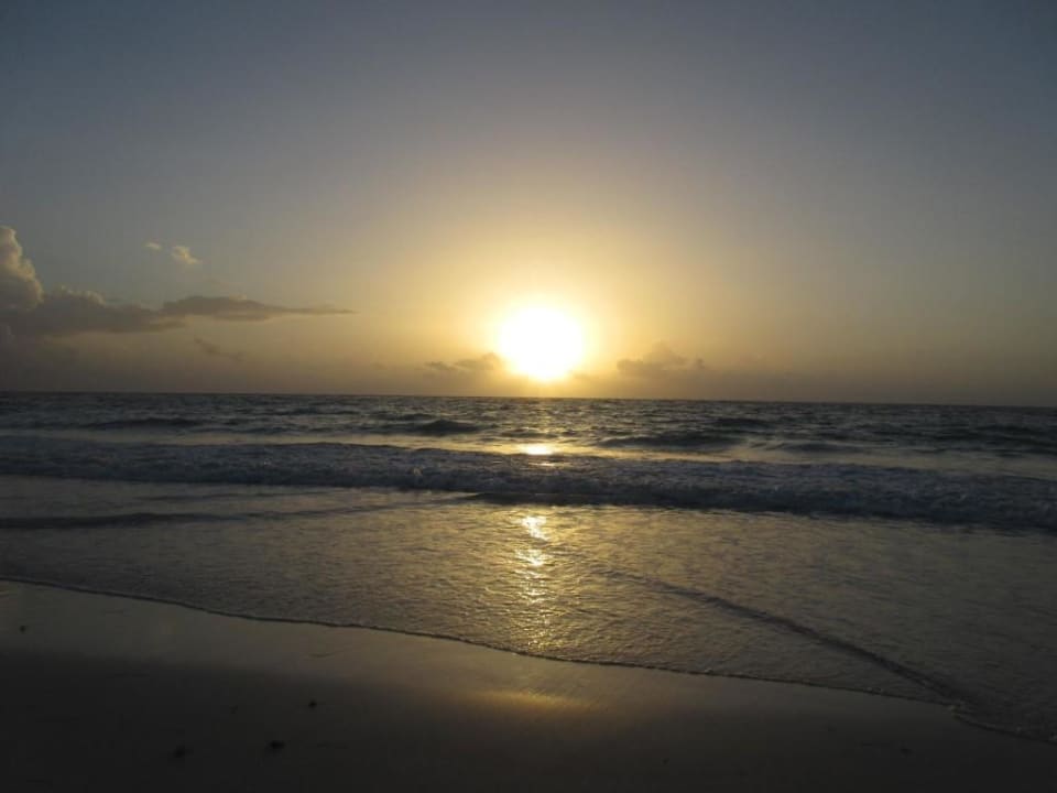 Sonnenaufgang am Strand Punta Cana Princess All Suites Resort & Spa