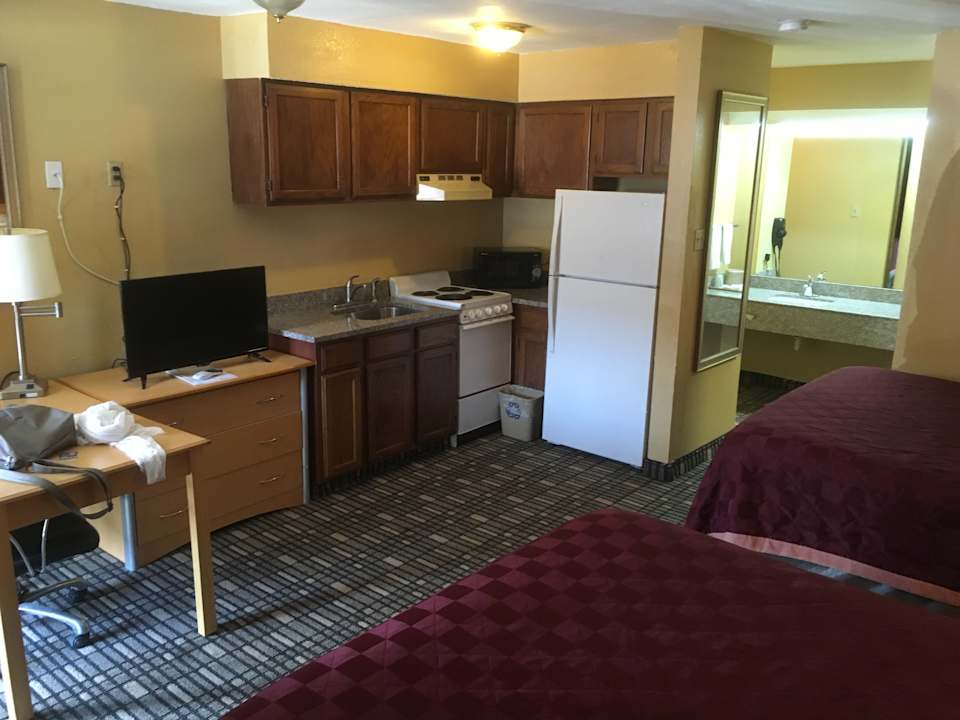 Zimmer The Executive Inn & Suites