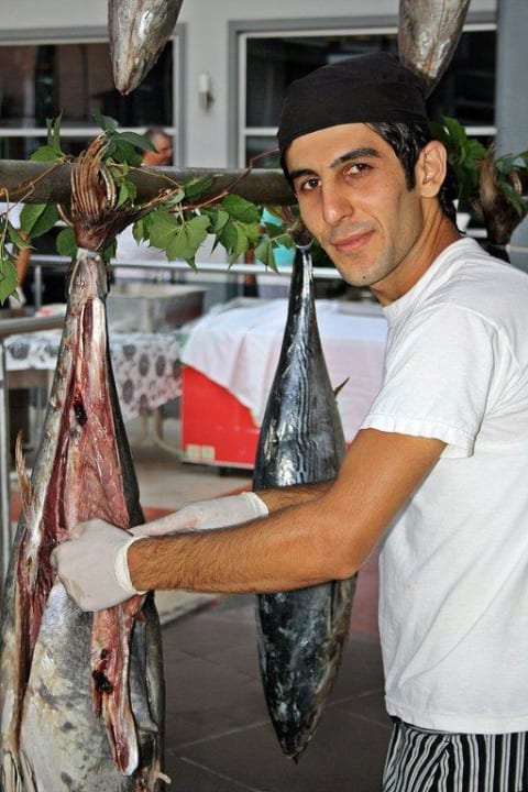Frischer Thunfisch wird gegrillt Mira Meridia Beach Hotel