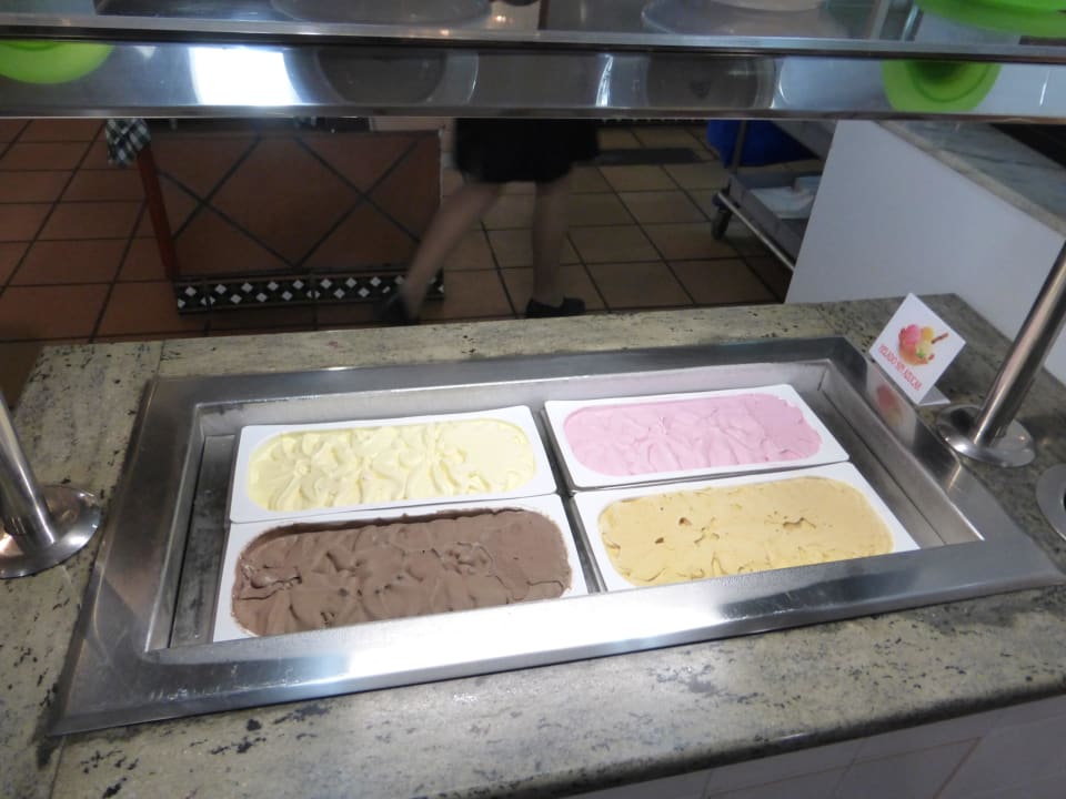 Verschiedene Eissorten Hotel Europalace