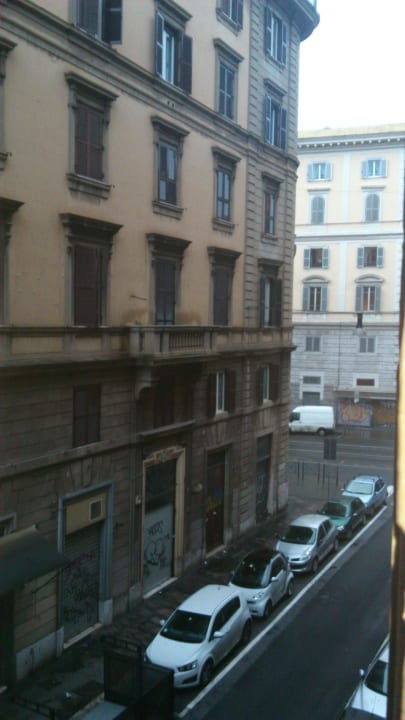 Blick zu der Hauptstraße Hotel Taormina