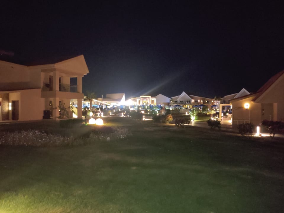 Außenansicht Pickalbatros Sea World Resort - Marsa Alam