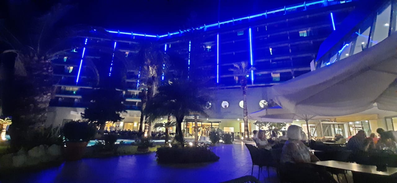 Außenansicht Hotel Calypso Beach