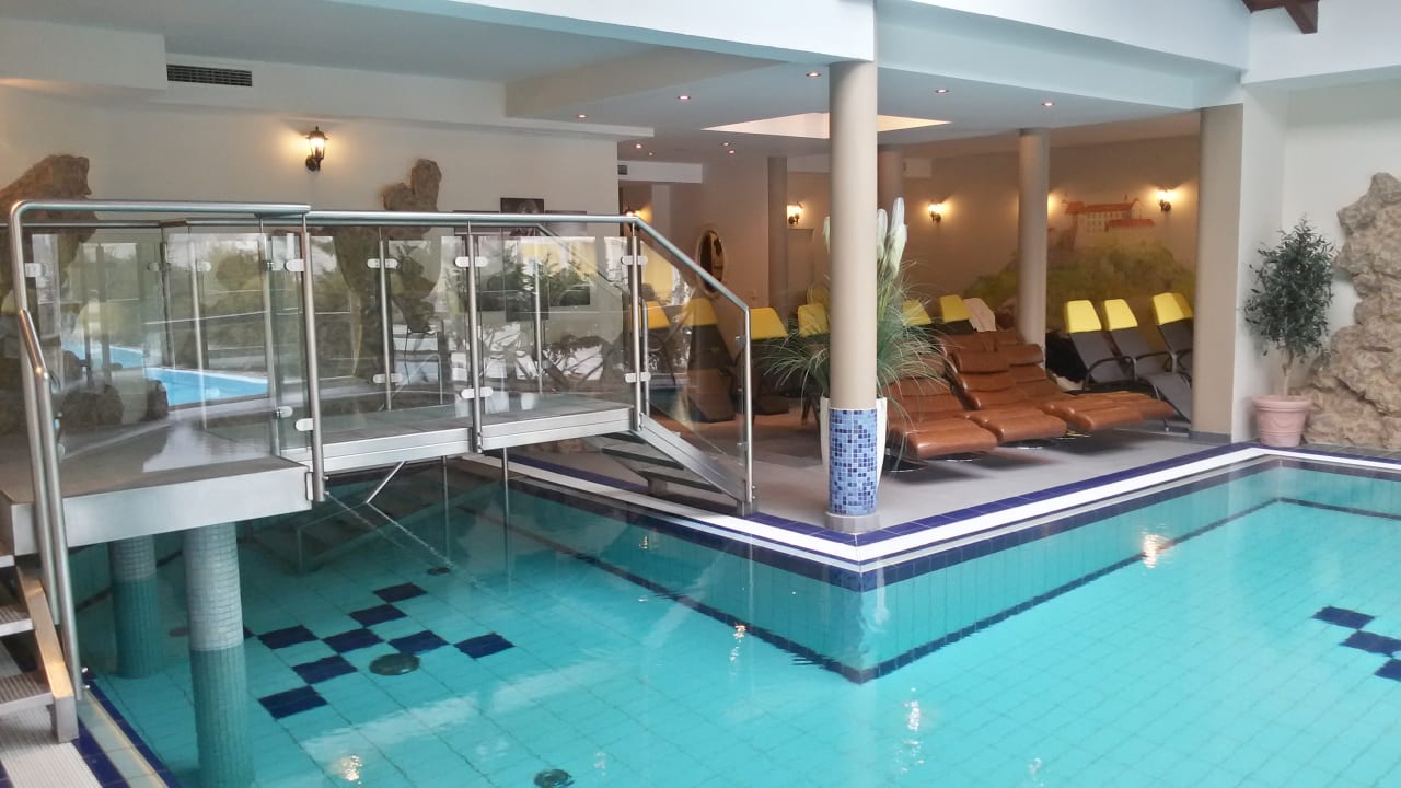 Pool Schlössl Hotel Kindl