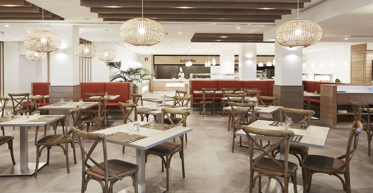 Renoviertes Hauptrestaurant Insotel Club Tarida Playa