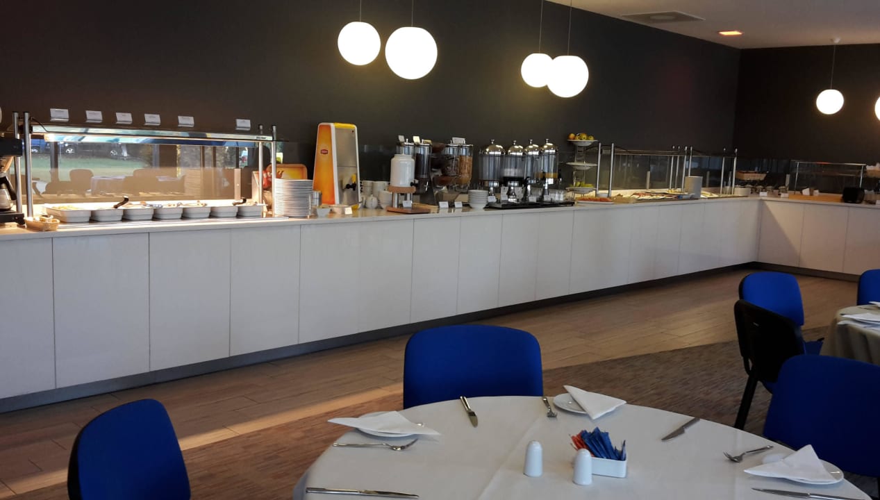 Reichhaltiges Frühstücksbüffet Hotel Novotel Wroclaw