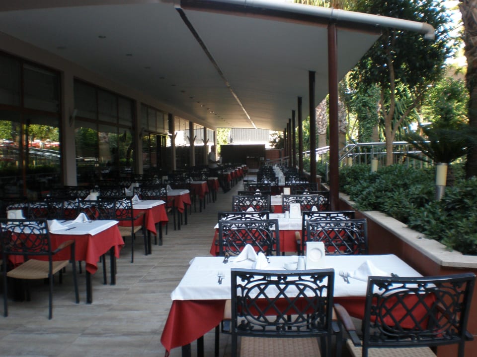 Außenbereich des Hauptrestaurants Hane Family Resort