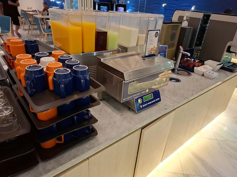 Gastro Holiday Inn Express Pattaya Central