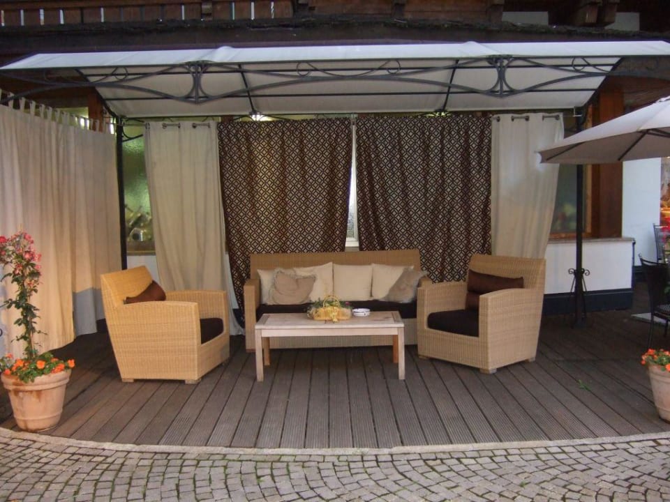 Ruheinsel im Innenhof STROBLHOF Active Family SPA Resort