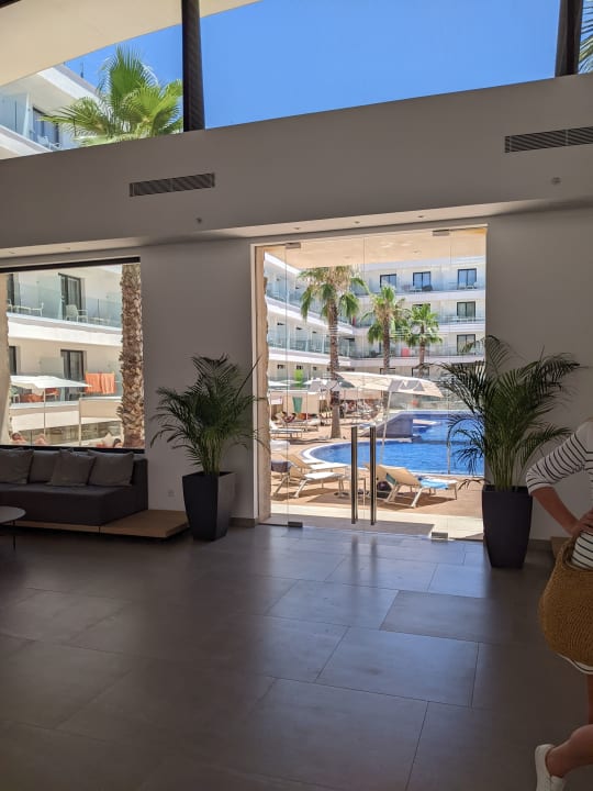Lobby Hotel Morlans Suites