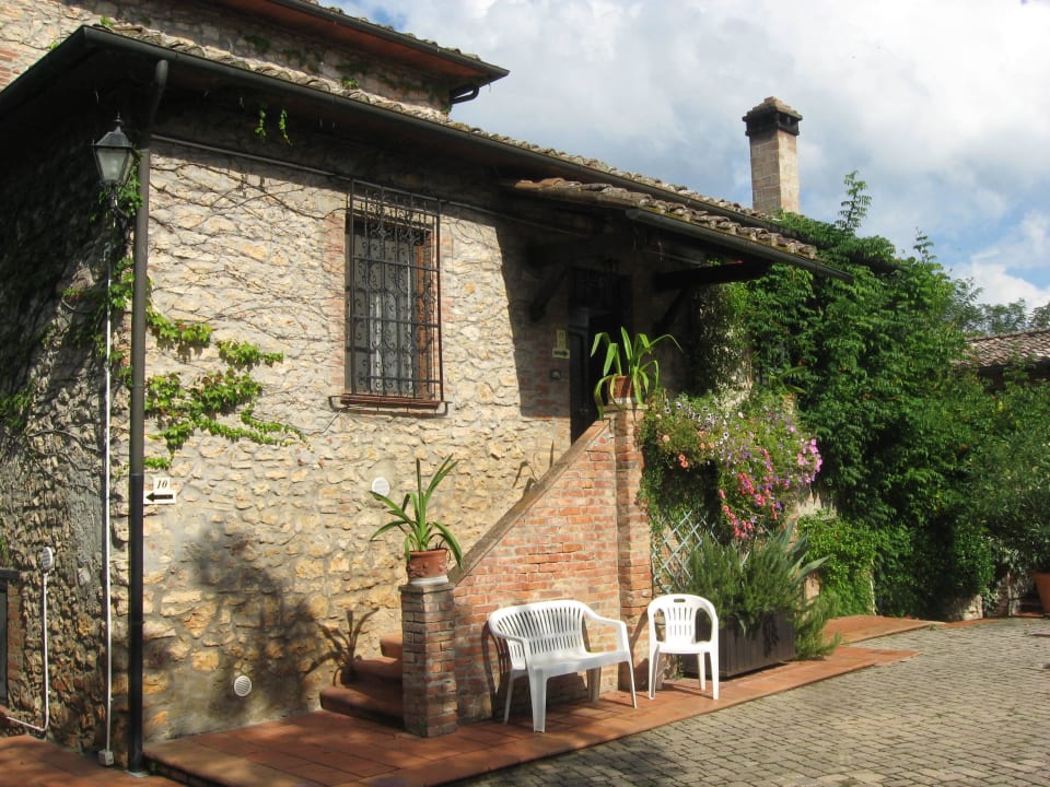 Unser Eingang Hotel Il Pietreto