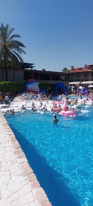 Pool Club Grand Side