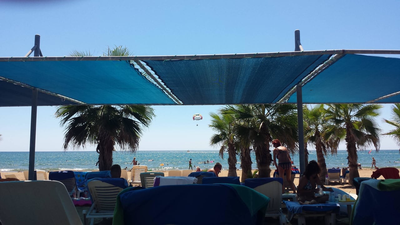 Strand Club Grand Side