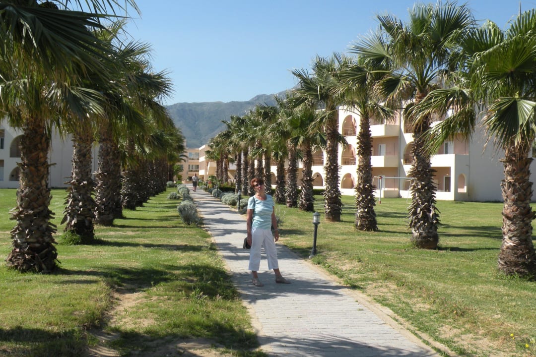 Weg zum Hotelstrand Delfina Tropic Beach