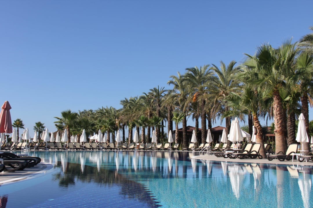 Einer der vielen schönen Pools Calimera Serra Palace