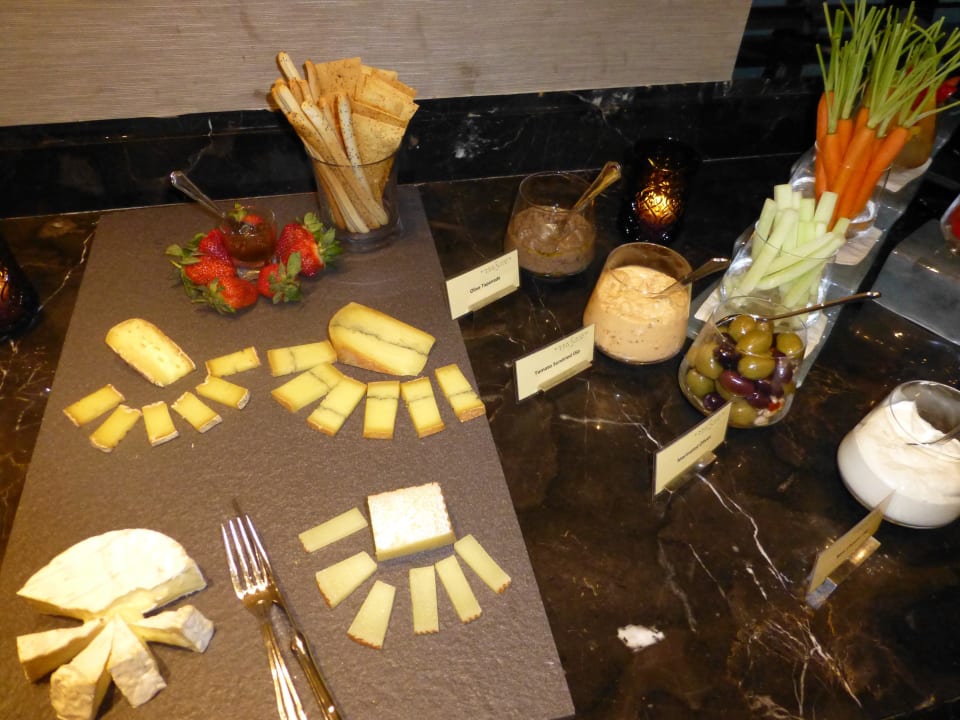 Executive Lounge/Evening Cocktail Siam Kempinski Hotel Bangkok