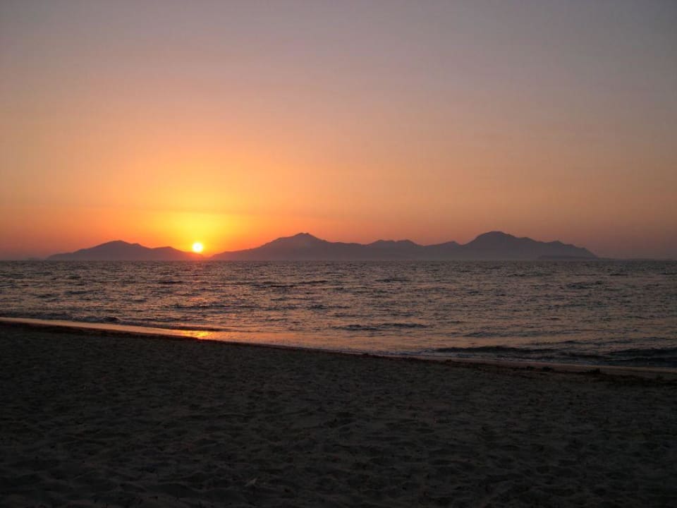 Strand von Marmari, abends Hotel Esperia