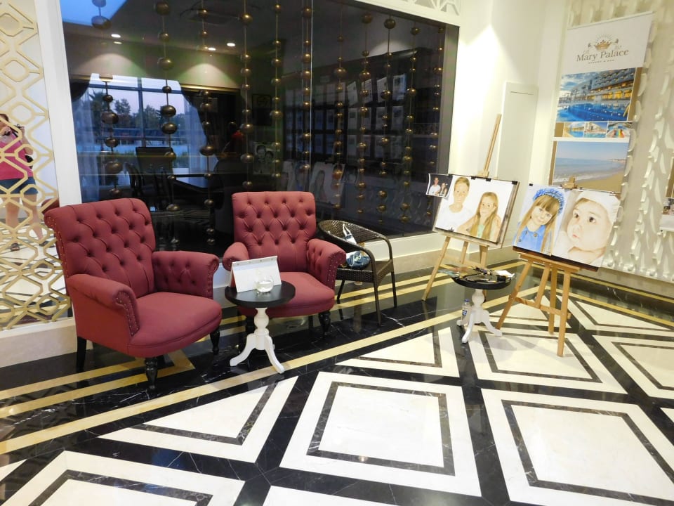 Lobby Mary Hotel Side