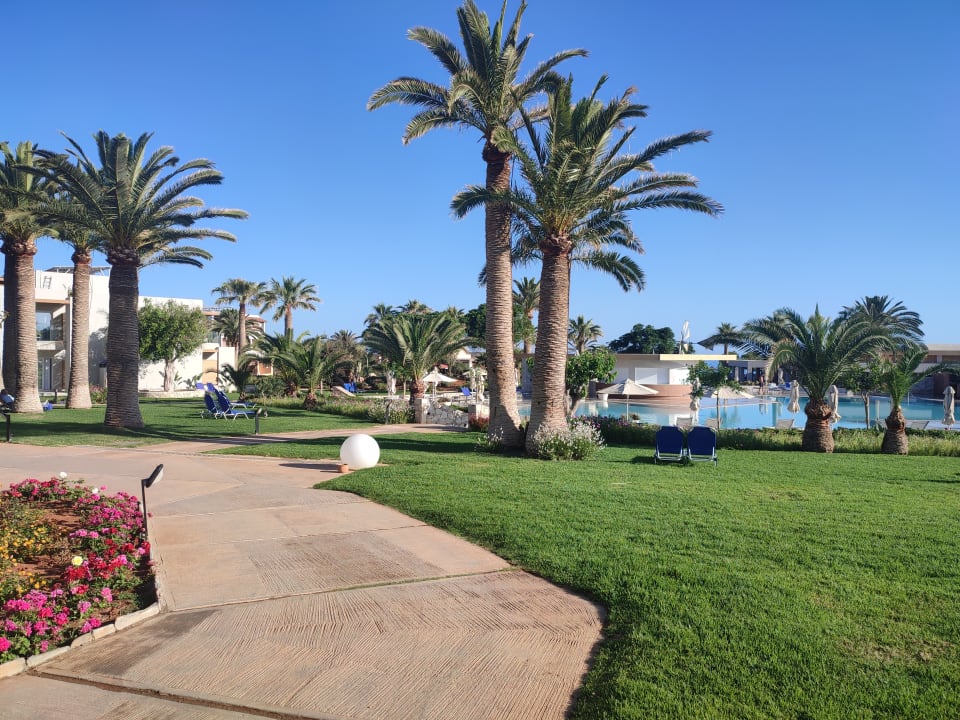 Gartenanlage Anissa Beach & Village