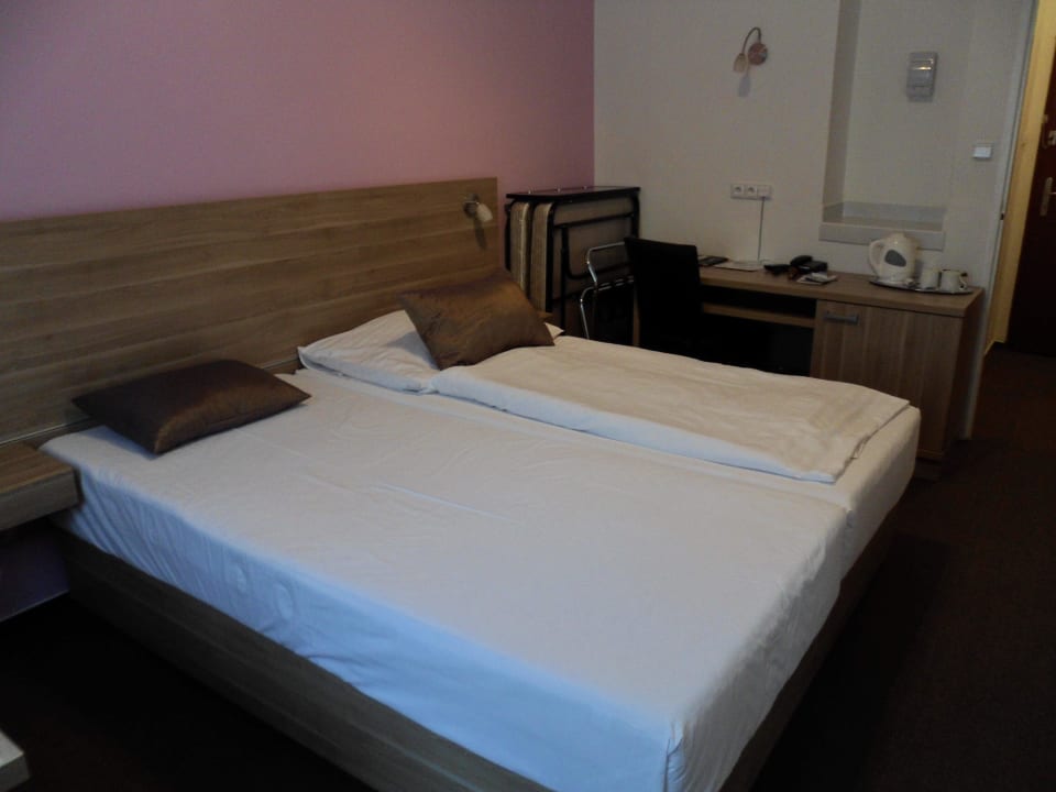 Bett Hotel Denisa