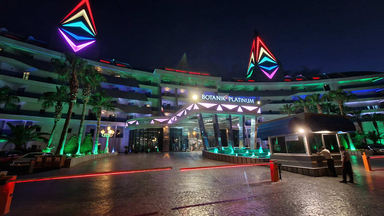 Außenansicht Botanik Hotel & Resort