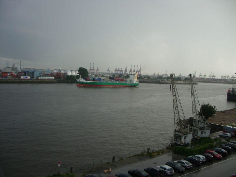 Blick aus dem Zimmer Clipper Boardinghouse Hamburg-Holzhafen