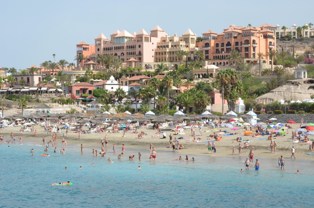 Playa del Duque mit dem Hotel El Mirador JOIA El Mirador by Iberostar