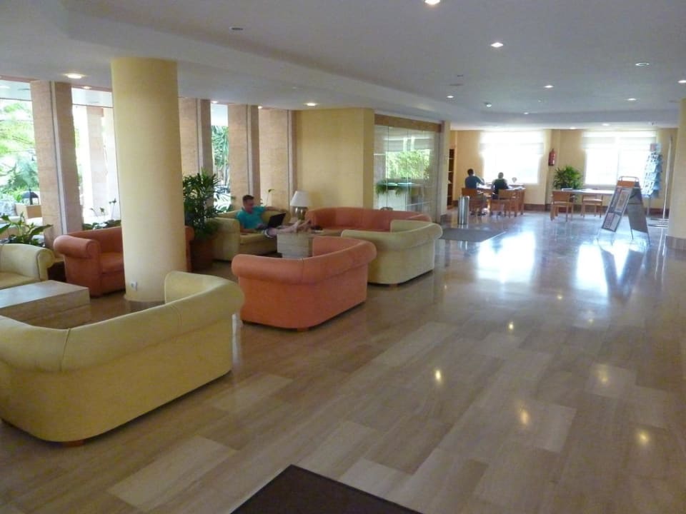 Rezeption und Wi Fi Zone Zafiro Bahia